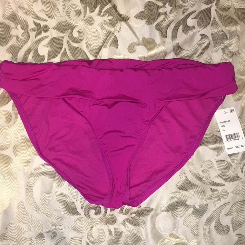 Bikini - Picture 4 of 4